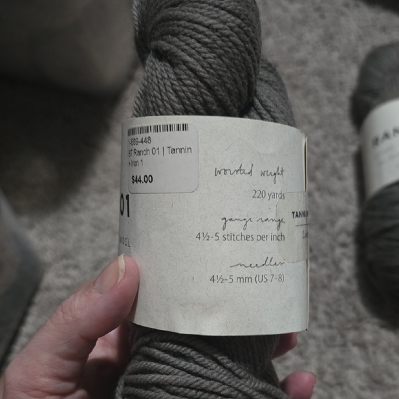 Brooklyn Tweed Ranch 01 Gray Rambouillet Wool Yarn - Picture 2 of 3